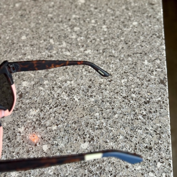 TOMS Eyewear - Sydney Sunglasses - Picture 3 of 4